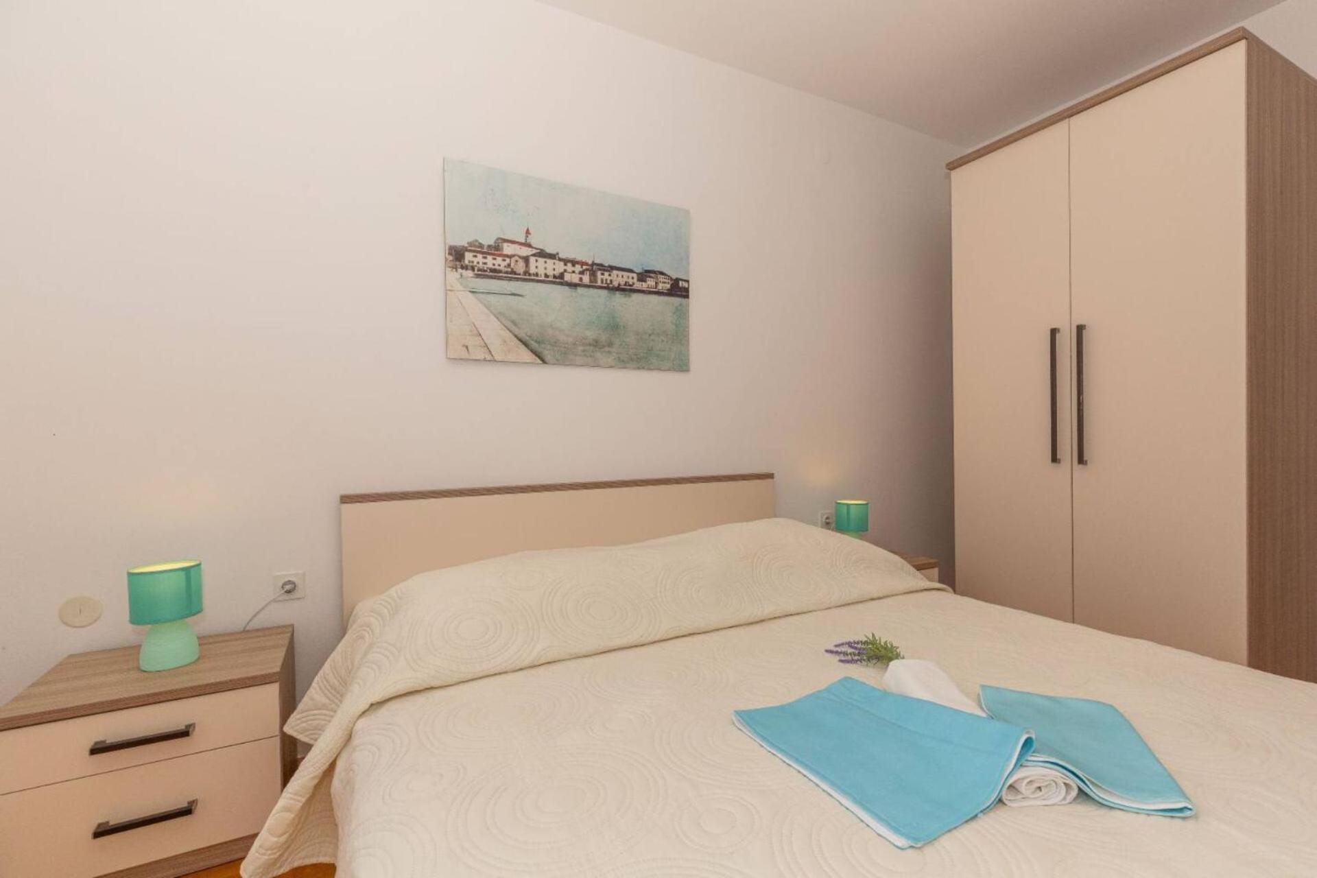 Three Bedroom Apartment In Biograd بيوغْغاد نا موغو المظهر الخارجي الصورة