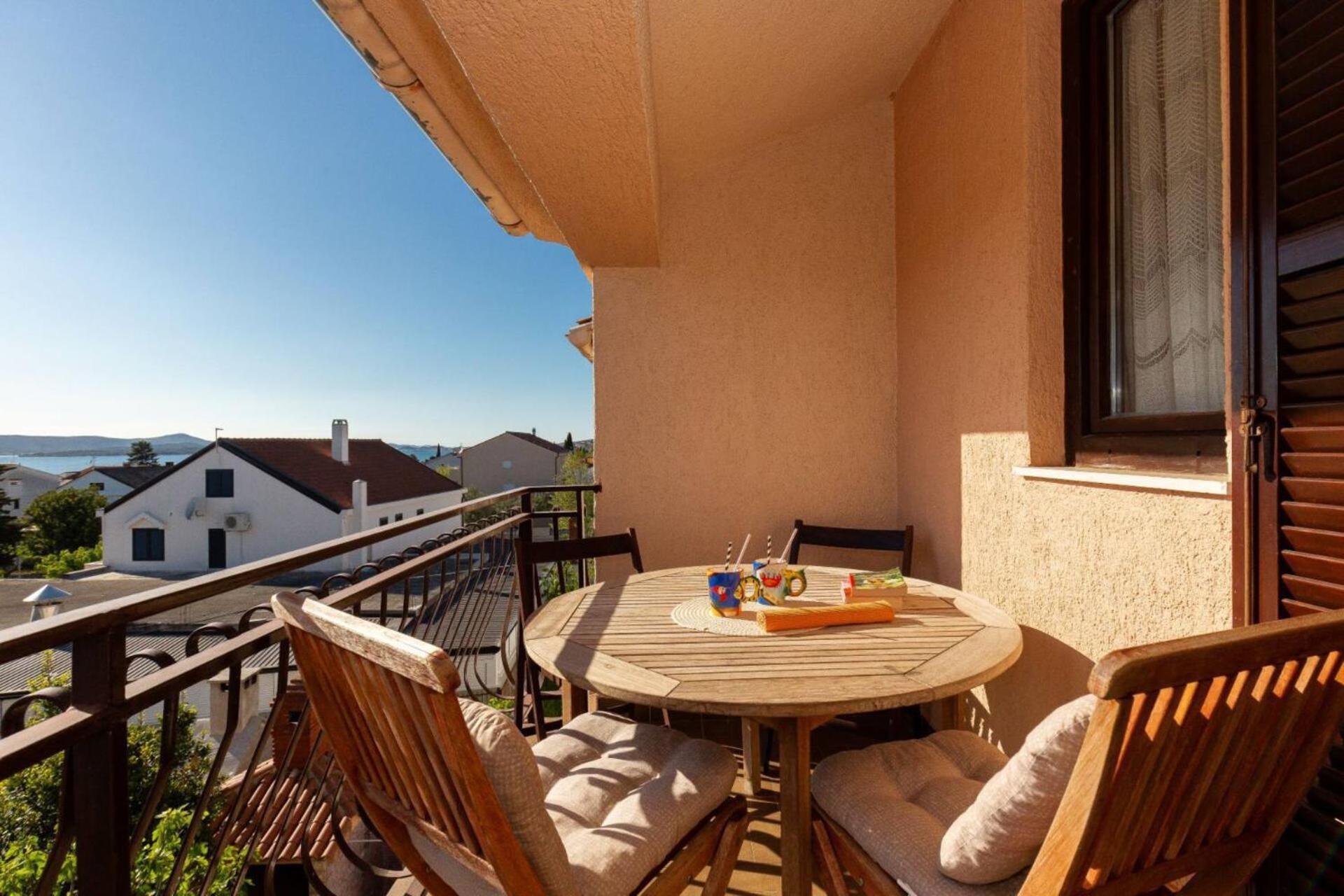 Three Bedroom Apartment In Biograd بيوغْغاد نا موغو المظهر الخارجي الصورة