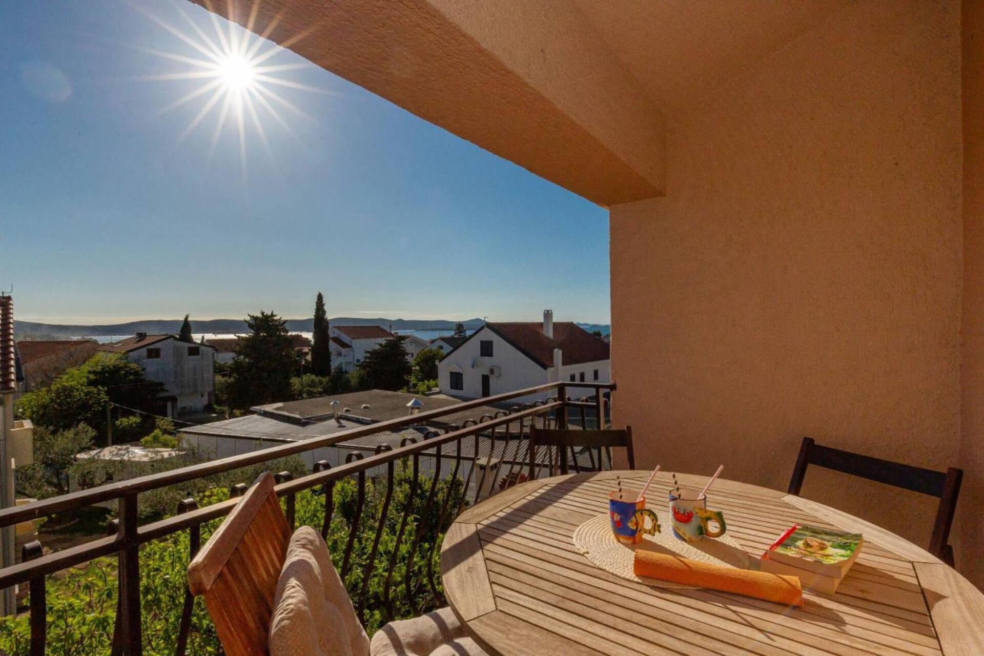 Three Bedroom Apartment In Biograd بيوغْغاد نا موغو المظهر الخارجي الصورة