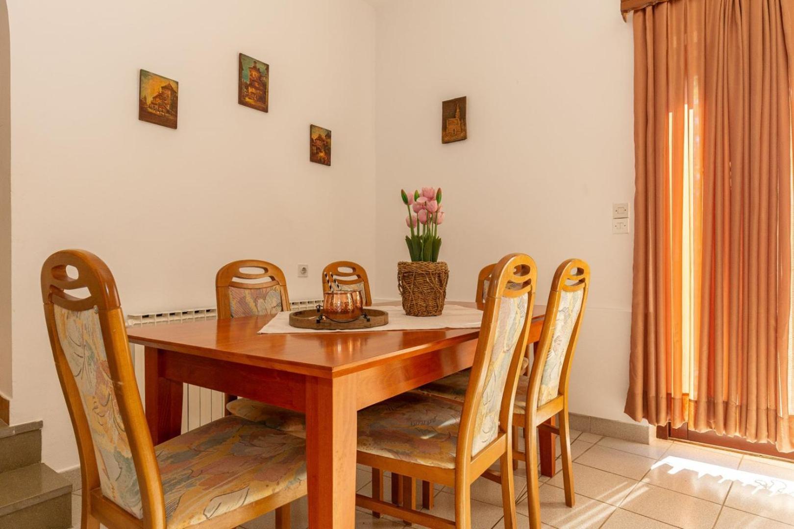 Three Bedroom Apartment In Biograd بيوغْغاد نا موغو المظهر الخارجي الصورة