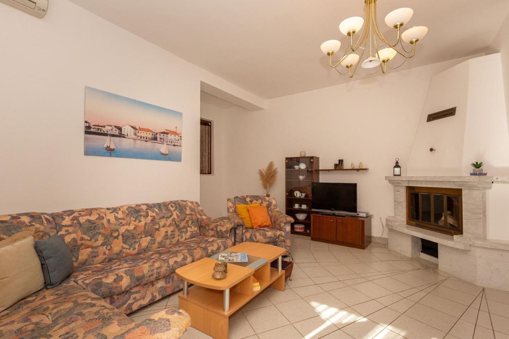 Three Bedroom Apartment In Biograd بيوغْغاد نا موغو المظهر الخارجي الصورة