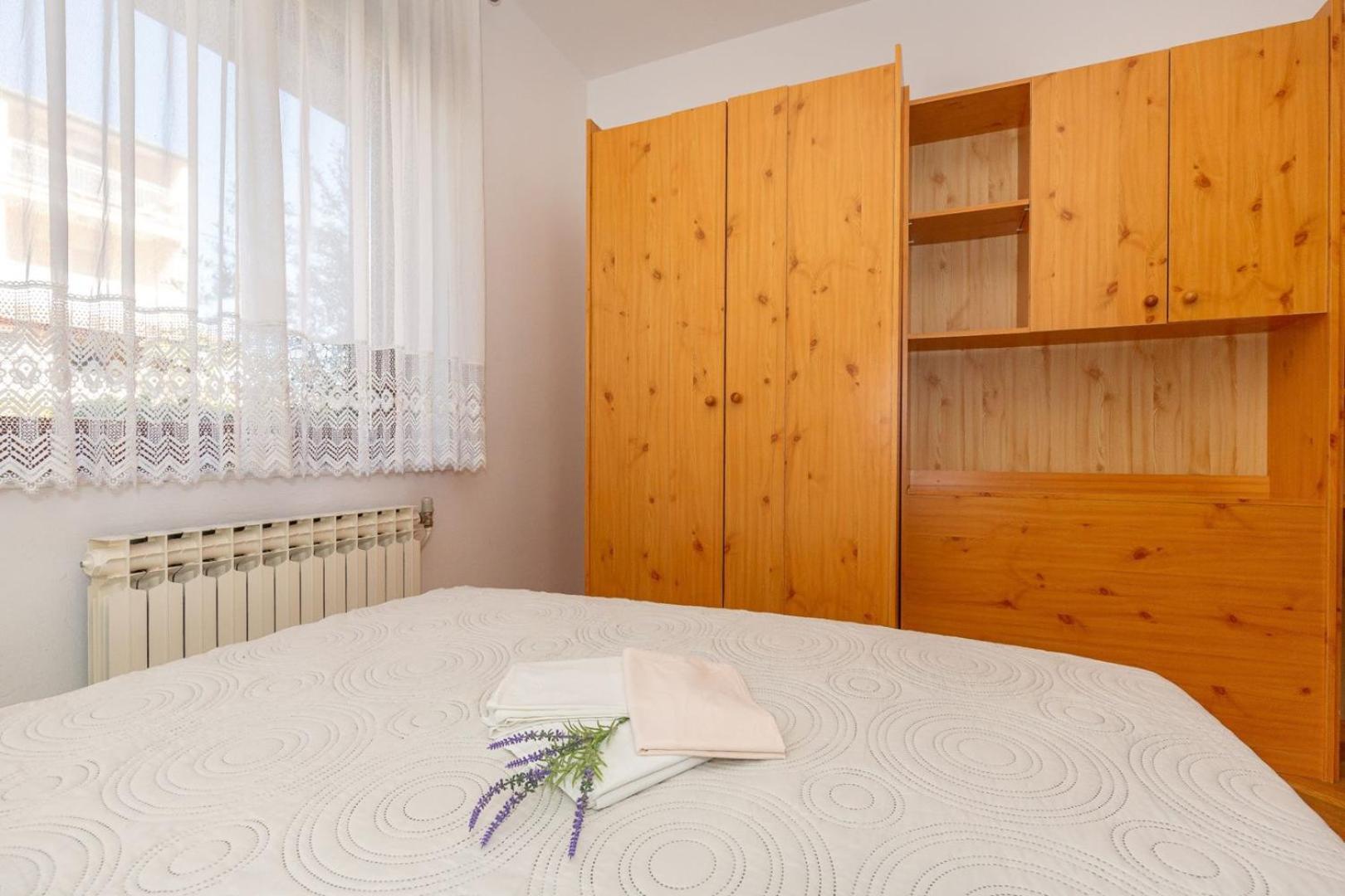 Three Bedroom Apartment In Biograd بيوغْغاد نا موغو المظهر الخارجي الصورة