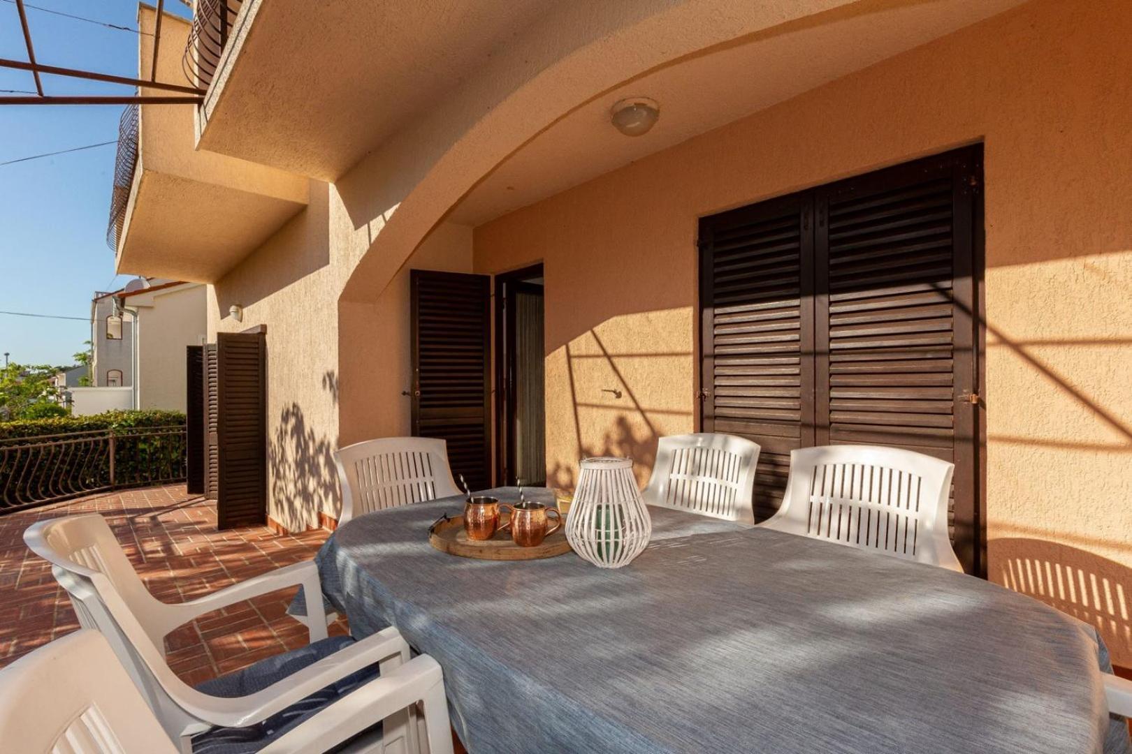 Three Bedroom Apartment In Biograd بيوغْغاد نا موغو المظهر الخارجي الصورة