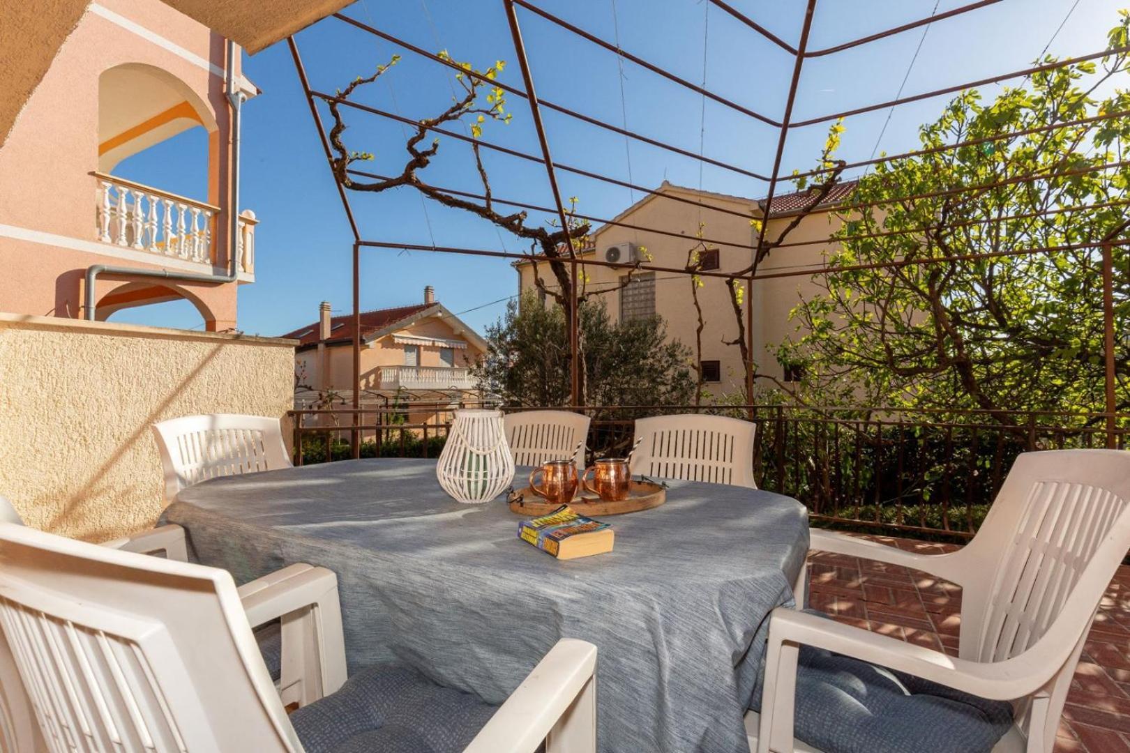 Three Bedroom Apartment In Biograd بيوغْغاد نا موغو المظهر الخارجي الصورة